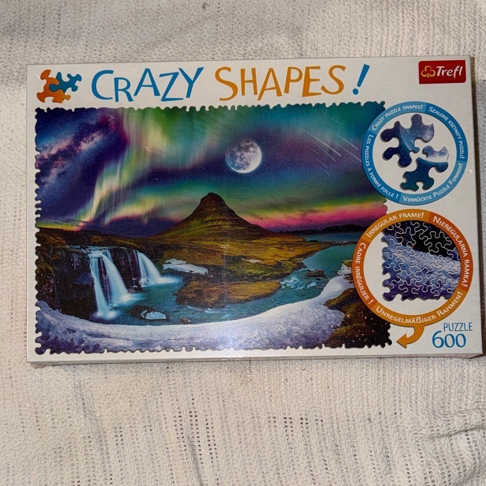 Trefl Crazy Shapes Northern Lights Waterfall 600 Piece Jigsaw Puzzle Irregular